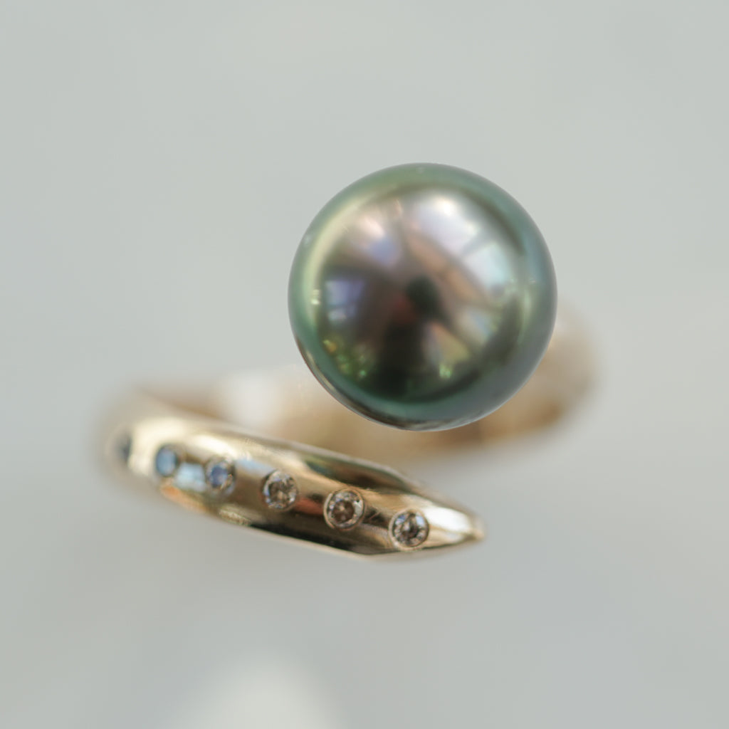 Tahitian Pearl and cognac diamonds gold ring