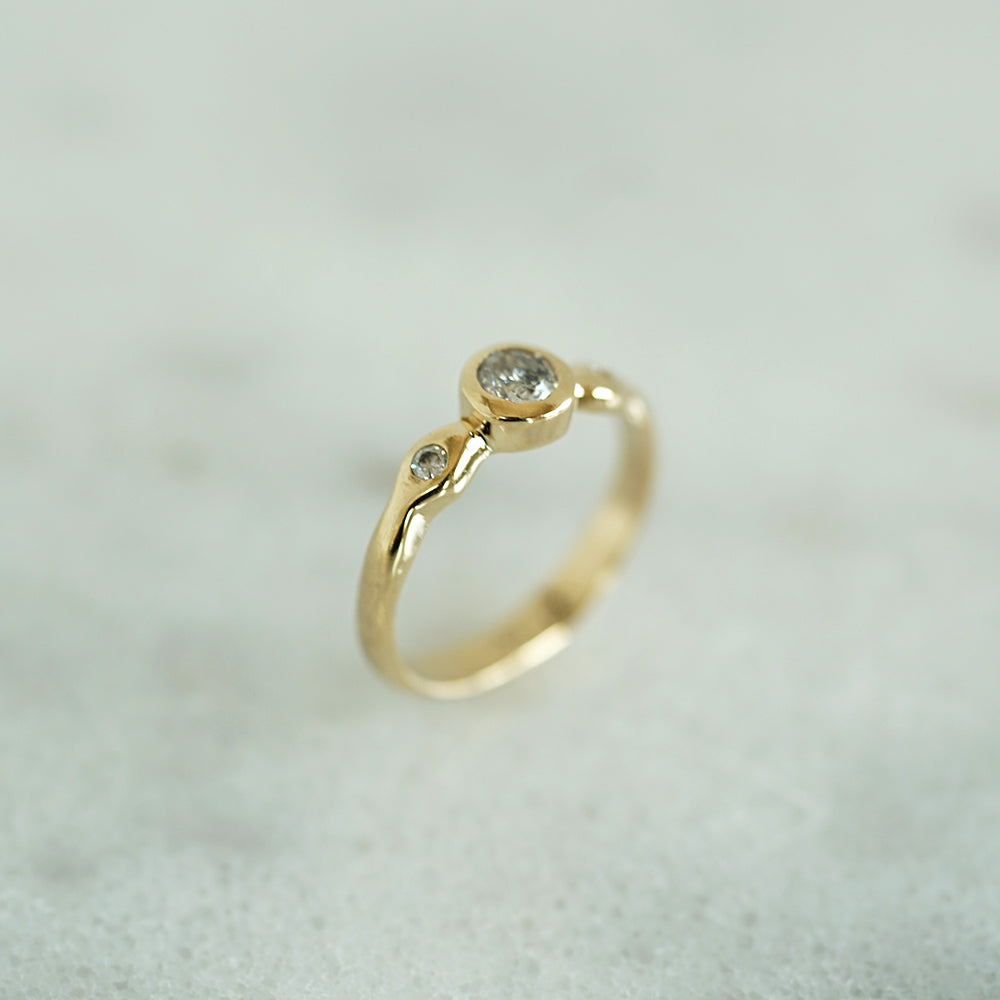 Snake Solitaire gold ring