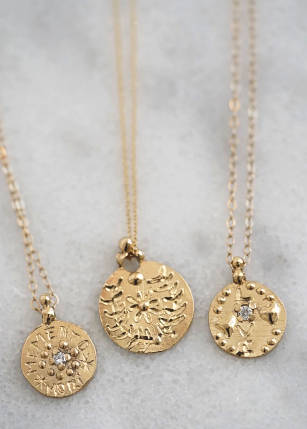 Memento Mori Necklace gold with diamond