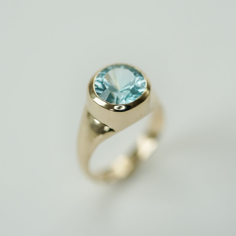 Radiant cut Blue topaz gold ring