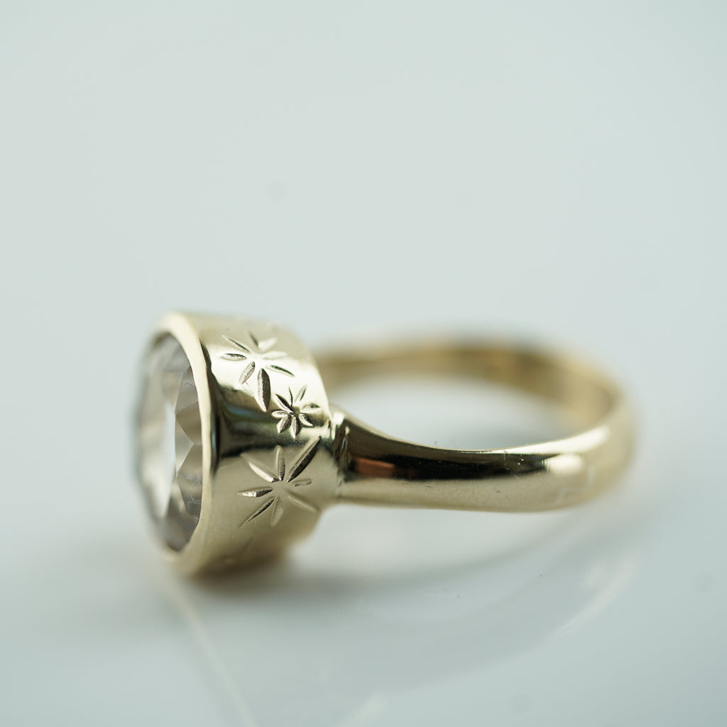 Illusion Round Cut Gold solitaire ring