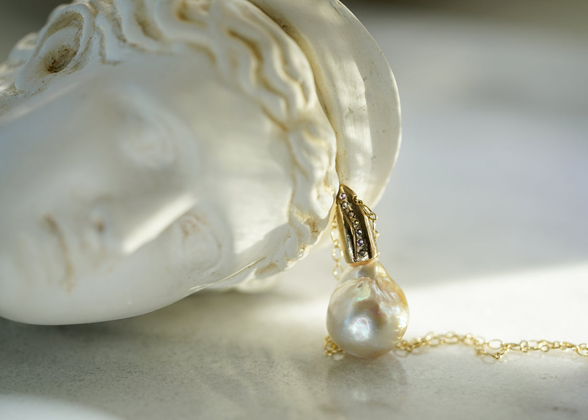 South Sea Pearl Gold necklace with sapphires