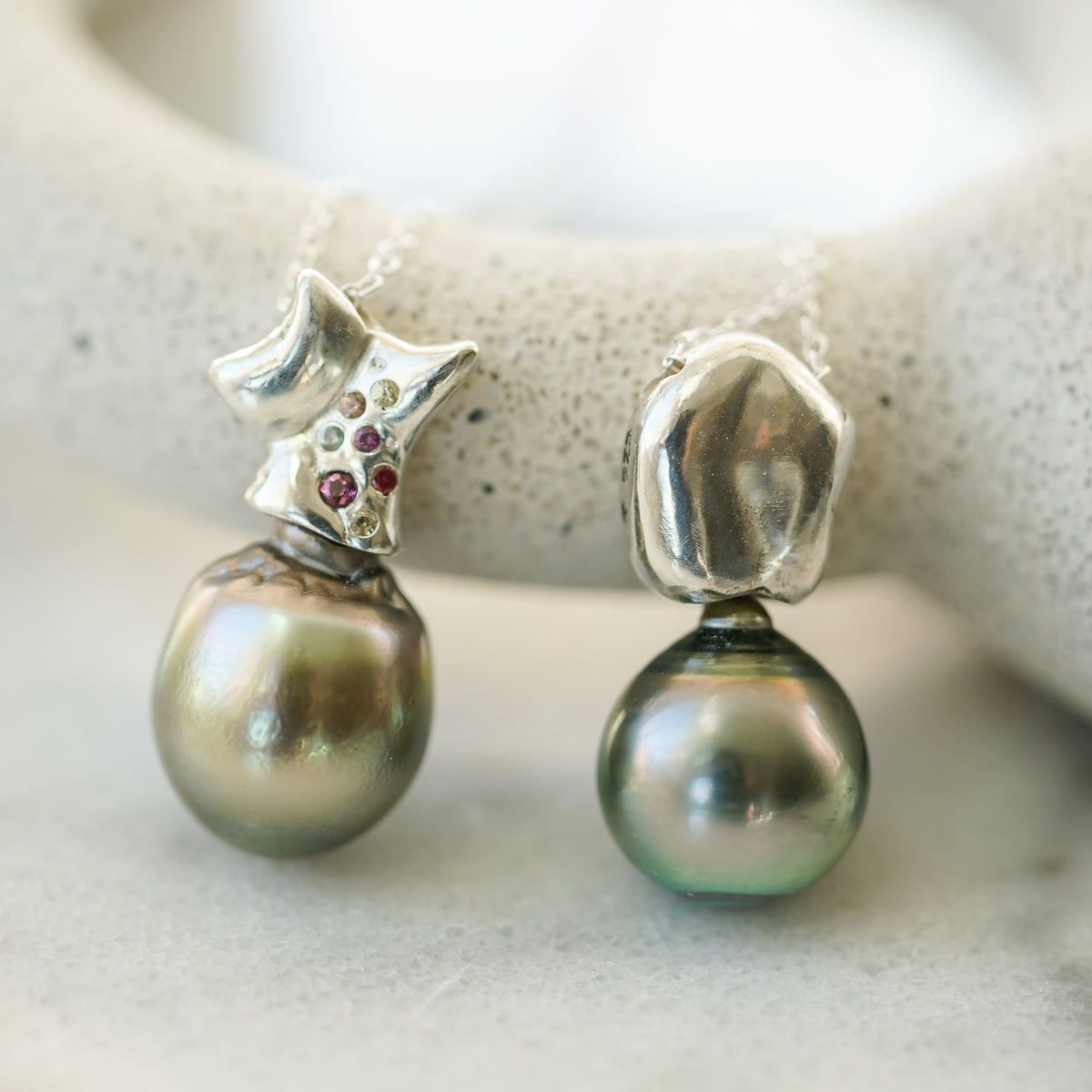 Star sapphires Tahitian Pearl necklace in silver
