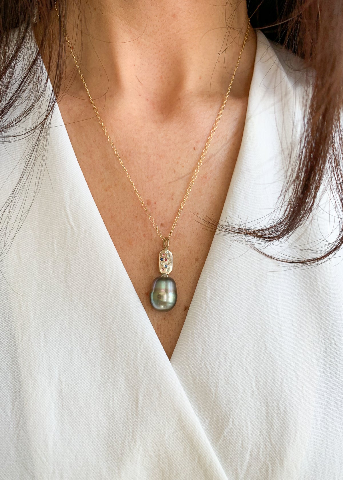 Tahitian Pearl Gold necklace with sapphires