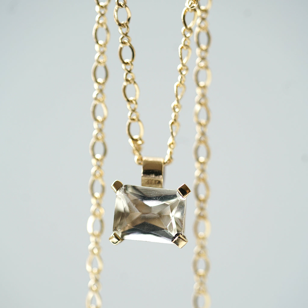 White beryl gold necklace