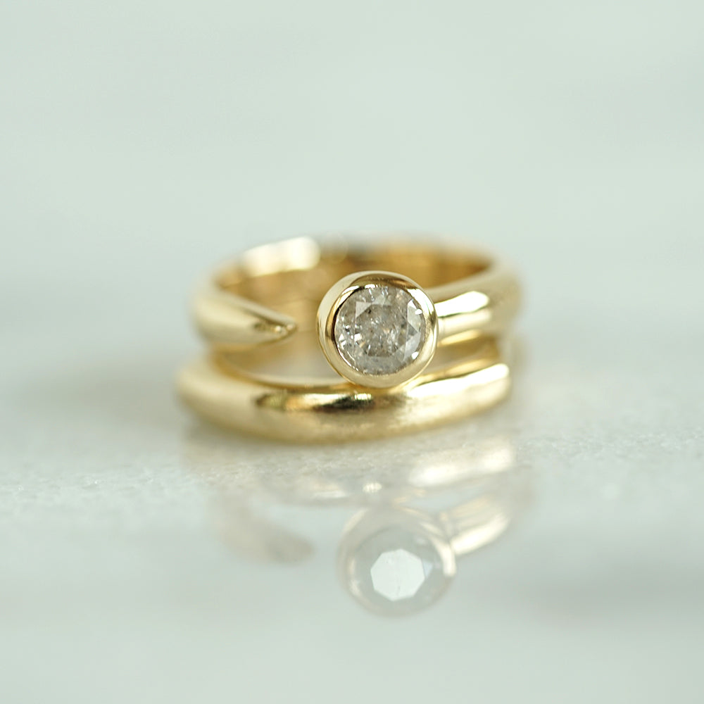 Open solitaire diamond ring