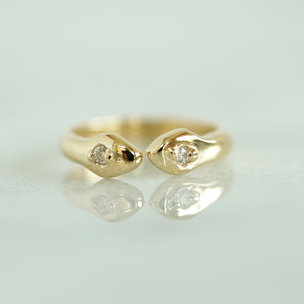 Thin Snake ring in gold