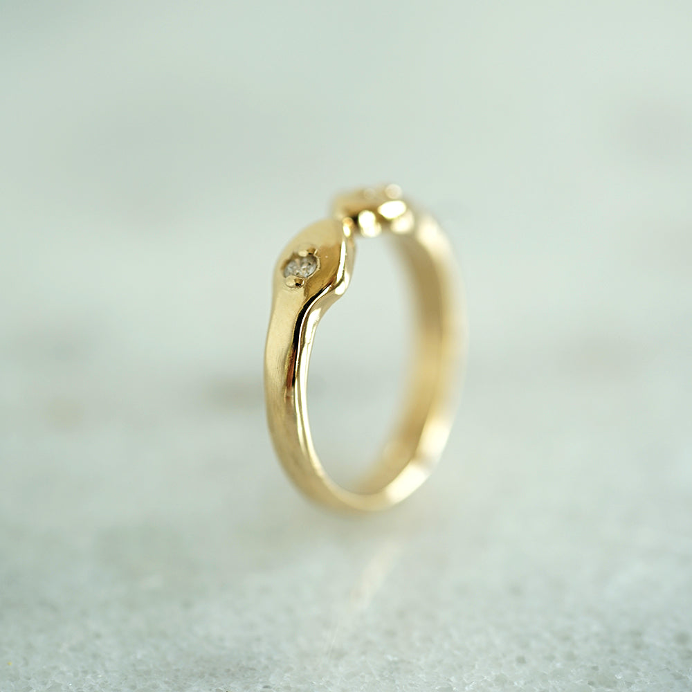 Thin Snake ring in gold