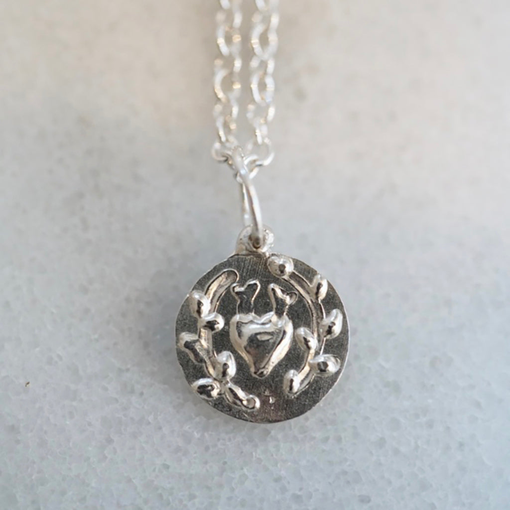 Hearts lauriat medallion silver