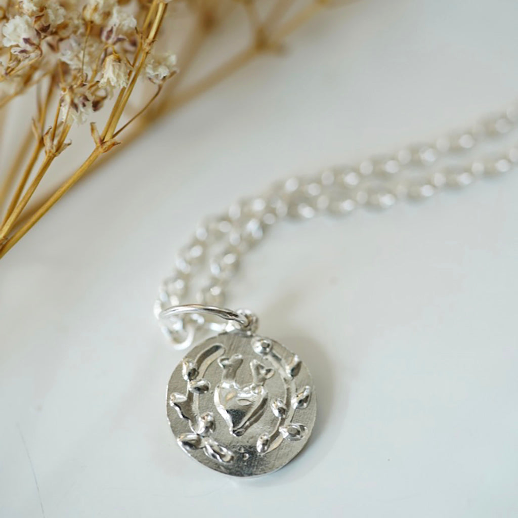 Hearts lauriat medallion silver