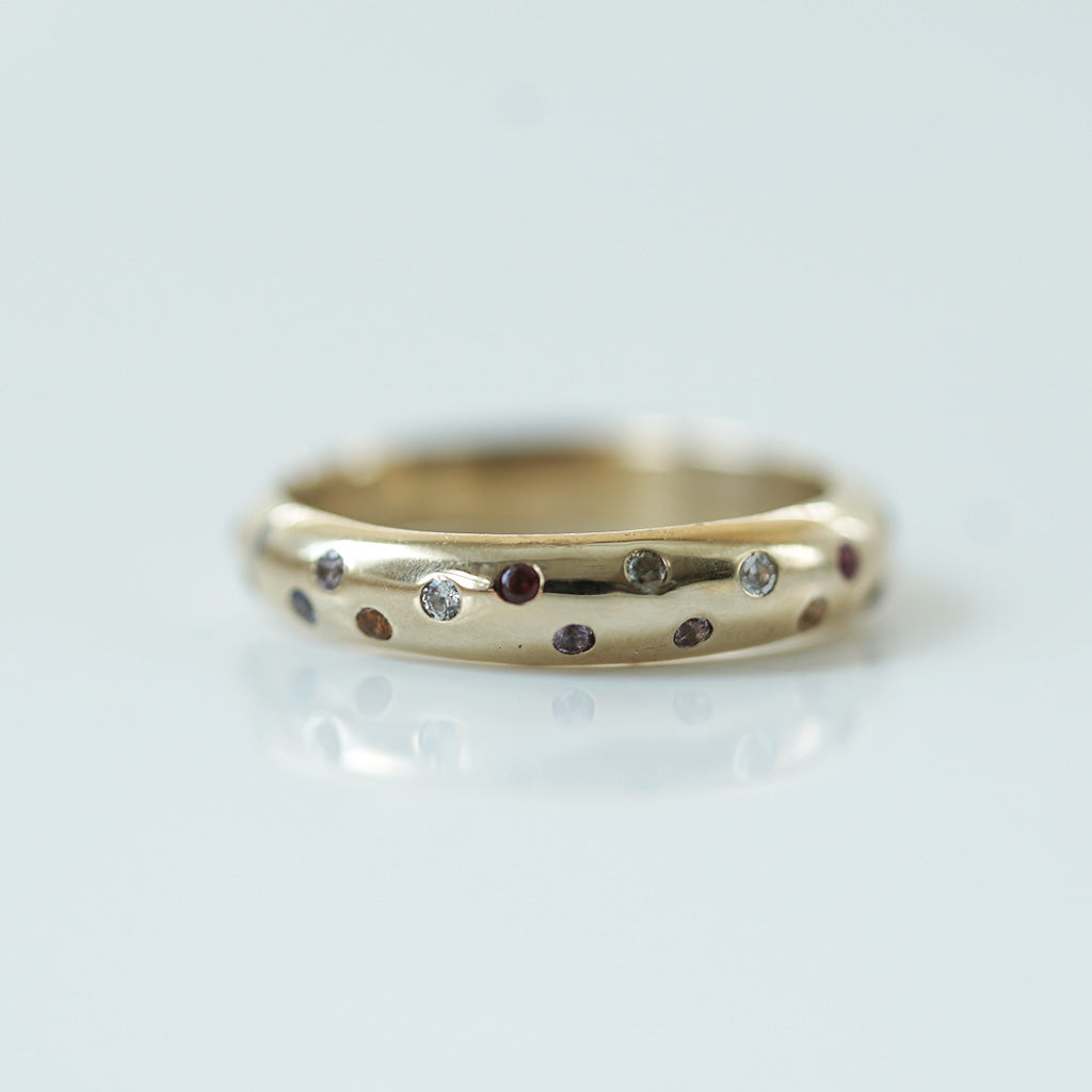 Multicolored sapphire gold ring