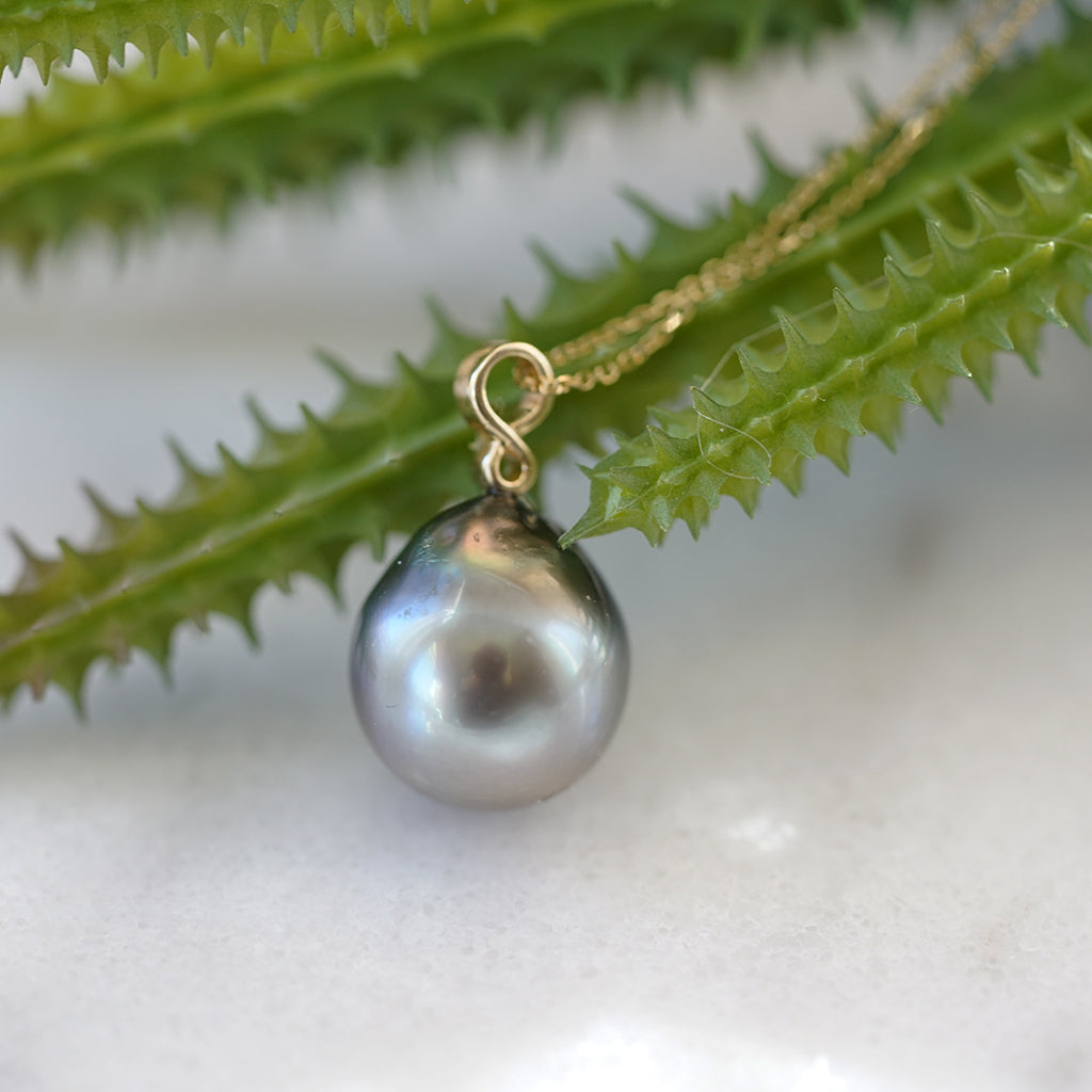 Tahitian round pearl gold necklace